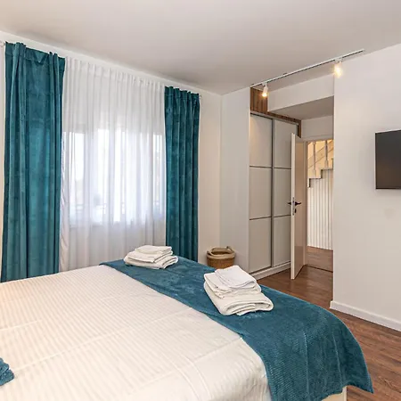 Amazing In With House Sea View Brodarica (Sibenik-Knin)