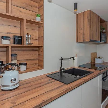 Amazing In With House Sea View