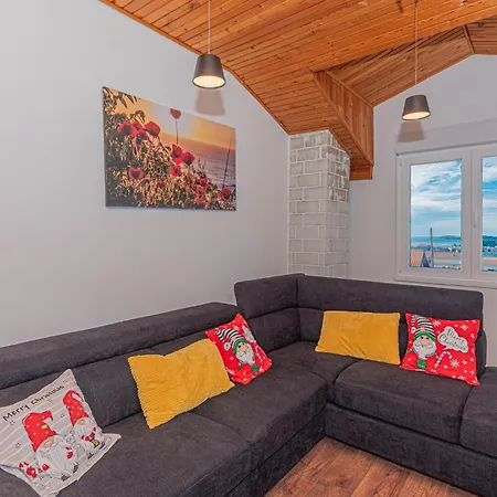 Amazing In With House Sea View *