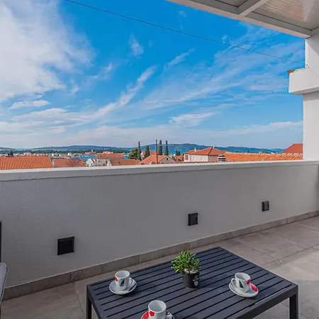 Amazing In With House Sea View Brodarica (Sibenik-Knin)