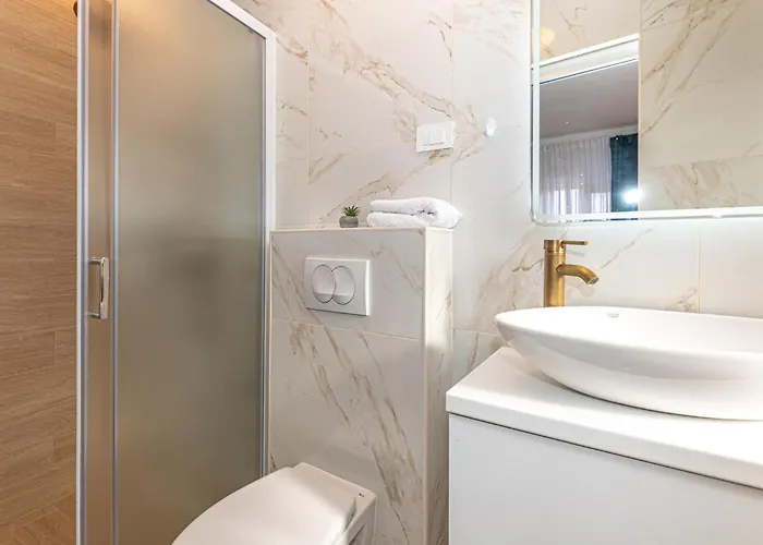 Cozy In * Brodarica (Sibenik-Knin)