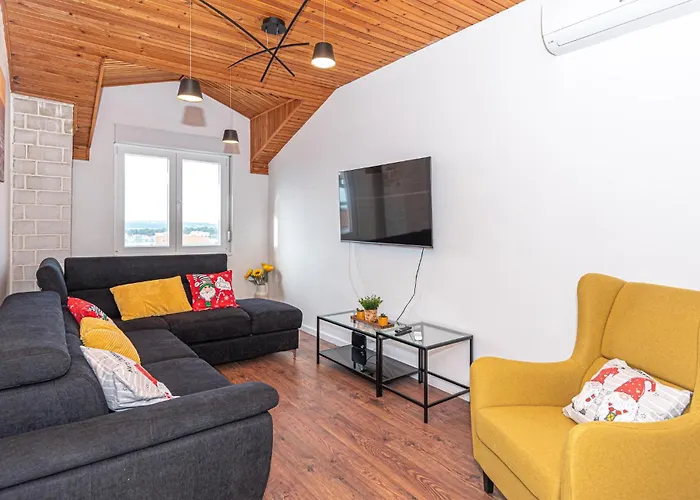 Cozy In * Brodarica (Sibenik-Knin)